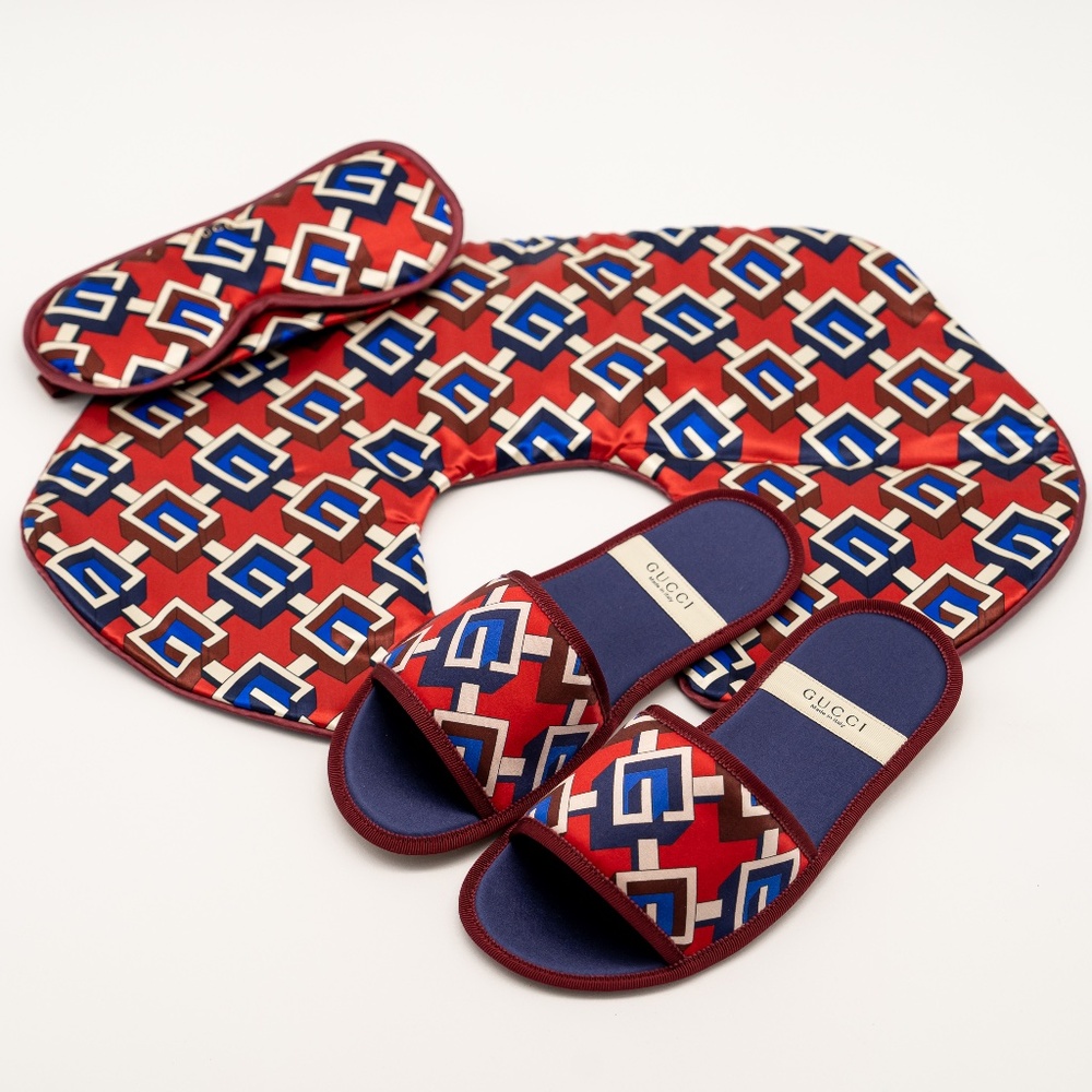 Gucci Travel Set Neck Pillow Slippers Eye Mask Travel Bag Geometric G Red Blue